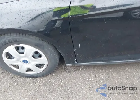 2016 Ford Focus S z USA, uszkodzony, nr VIN 1FADP3E29GL300398